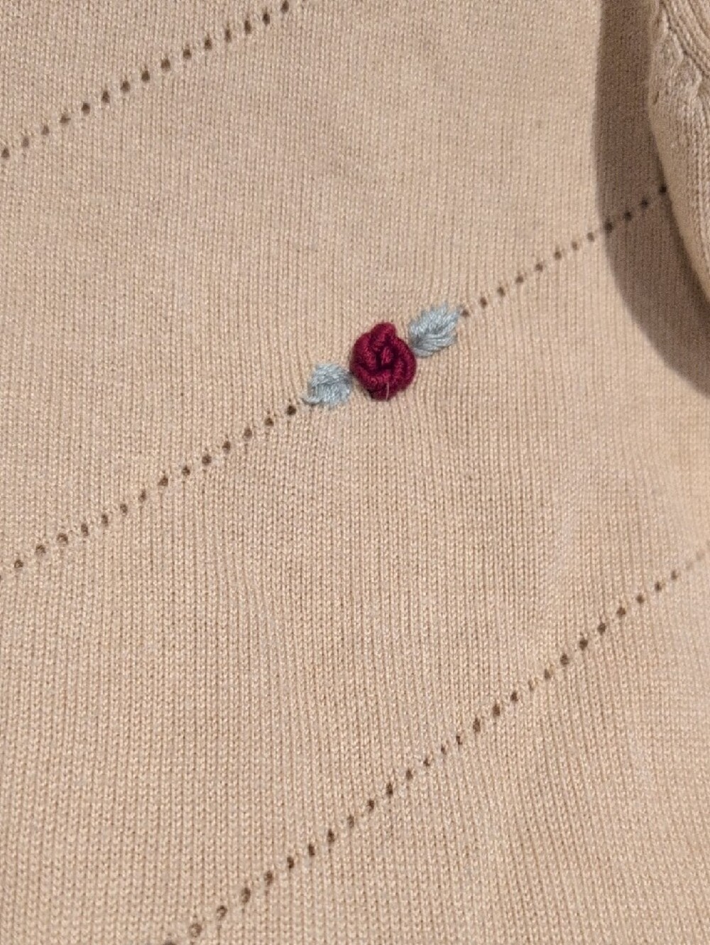 437 - Y2K Vintage Colour 18 Cardigan • Soft Neutral Knit • Cottagecore Button-Up - Picture 4 of 9